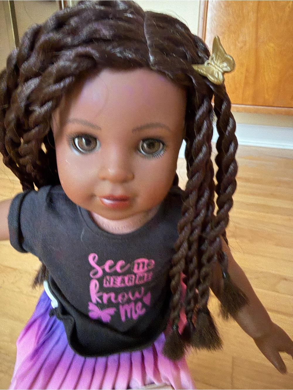 American Girl Makena Williams World By Us Doll w/ Book & Original Outfit - Picture 3 of 4